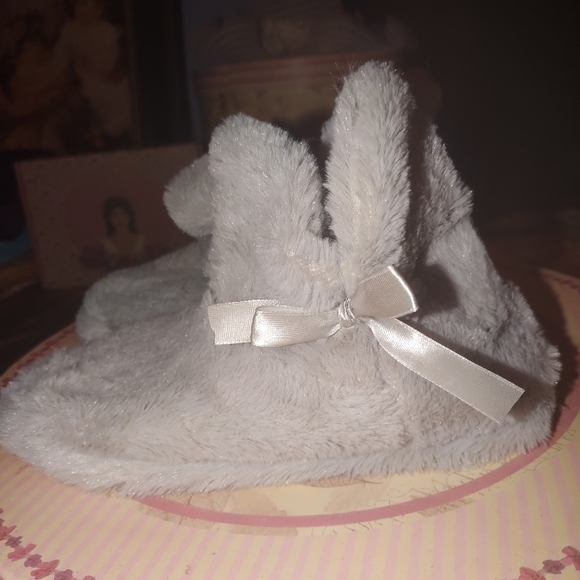 Bobbie Brooks Gray Furry House Shoes S NWT - Picture 1 of 6